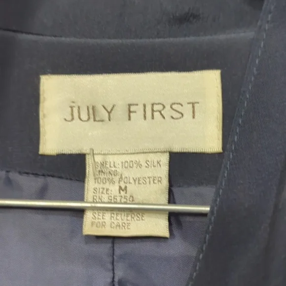 ❌ Euc July First 100% Silk Blazer Jacket - Picture 3 of 4